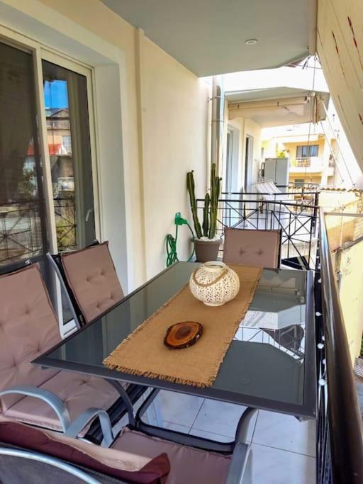 Kalamata Nestor Apartment-Near Historical Centre Exterior photo