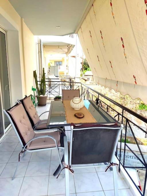 Kalamata Nestor Apartment-Near Historical Centre Exterior photo